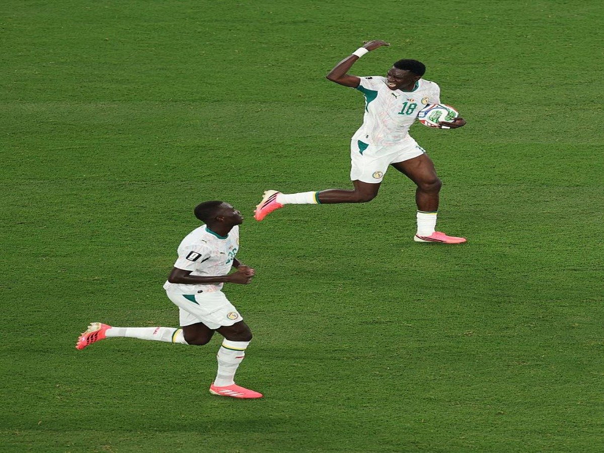 SENEGAL GOLEÓ A IRAK, MANTUVO VIVA LA ILUSIÓN Y ESPERA UN LUGAR EN LOS OCTAVOS DEL MUNDIAL