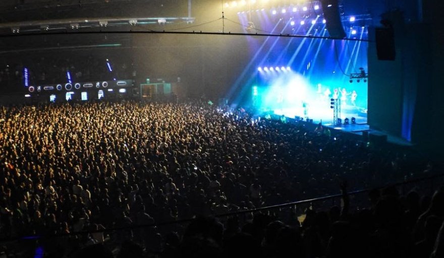 SERÚ GIRÁN VUELVE A MENDOZA: LEBÓN Y AZNAR TRAEN LA ALEGRÍA Y LA NOSTALGIA DEL ROCK NACIONAL AL ARENA MAIPÚ