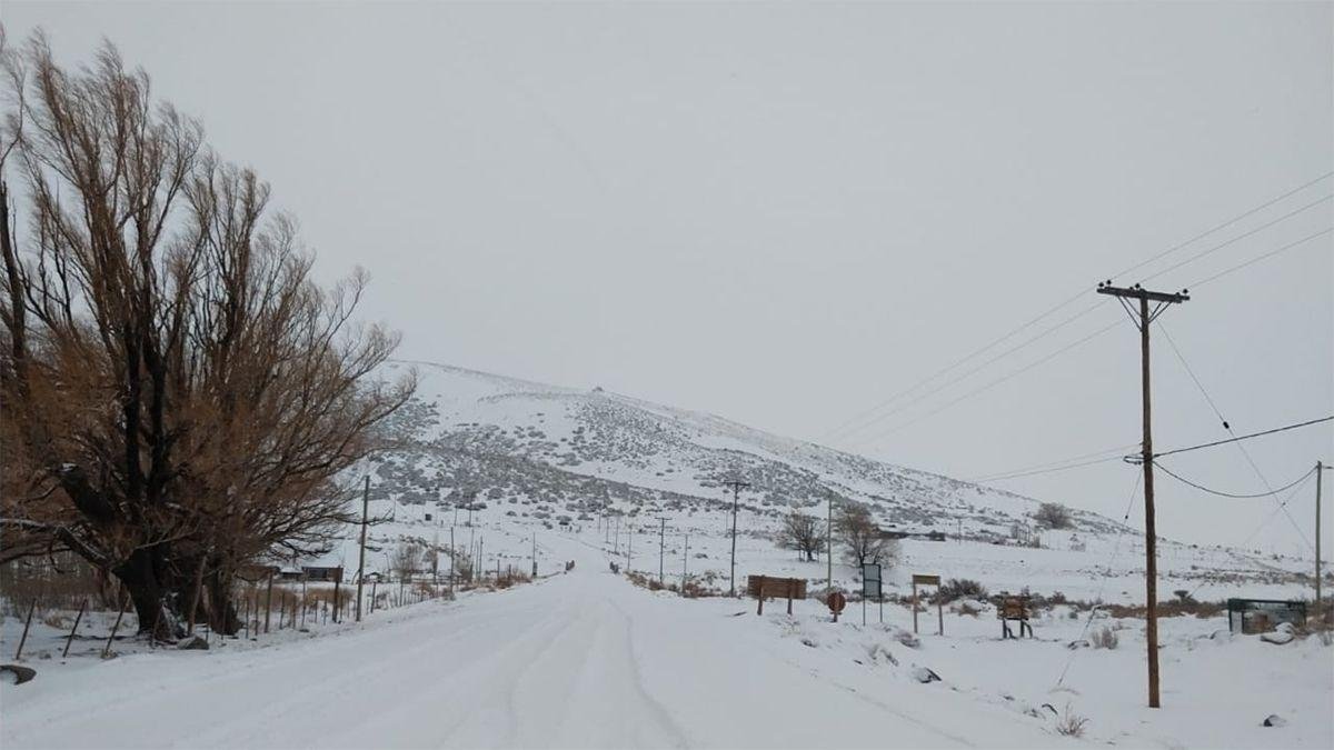 SUSPENDEN LAS CLASES EN MALARGÜE POR LAS INTENSAS NEVADAS Y LOS CAMINOS INTRANSITABLES