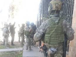 UN EXMILITAR ATRINCHERADO EN GODOY CRUZ Y DOS HORAS DE TENSIÓN: LA OTRA CRISIS QUE MENDOZA NO PUEDE IGNORAR