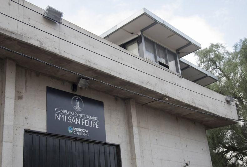 UNA EMPRESA, DOS CONTRATOS Y MÁS DE $6.300 MILLONES: QUIÉN ESTÁ DETRÁS DEL BLOQUEO DE CELULARES EN LAS CÁRCELES DE MENDOZA