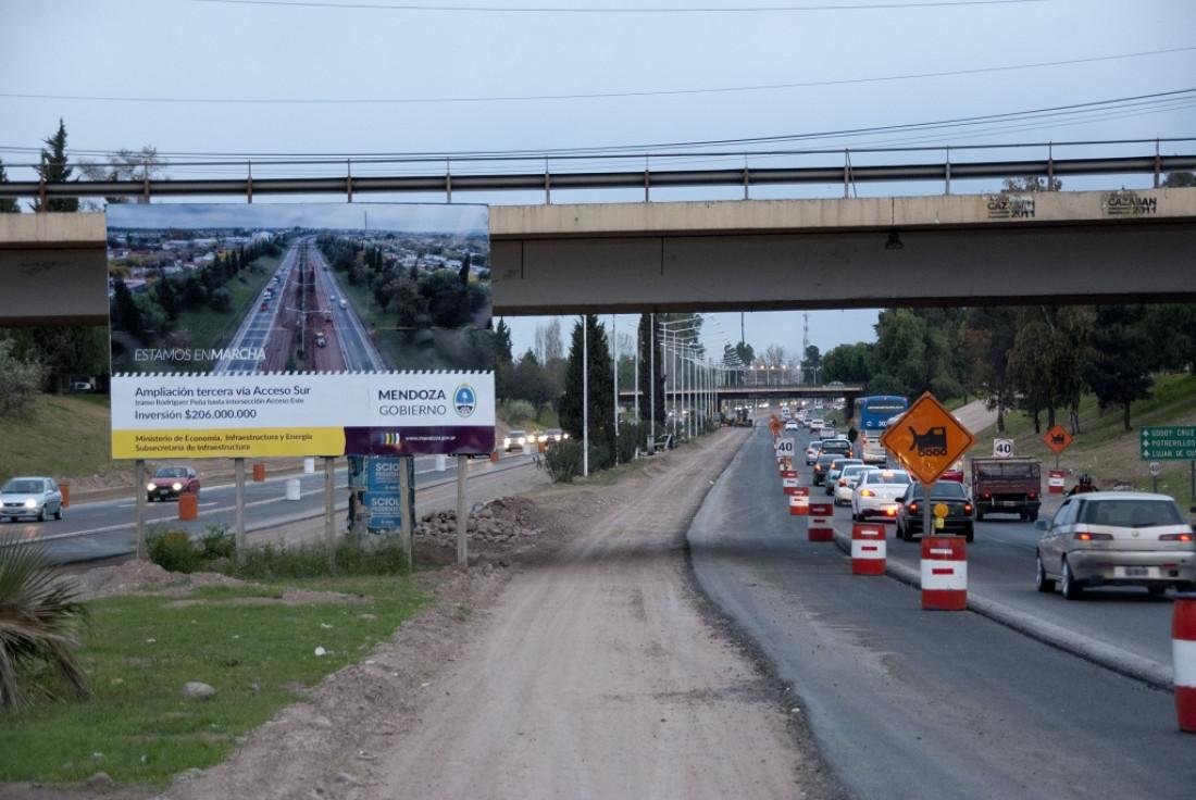 VUELTA A CLASES EN MENDOZA: ADVIERTEN DEMORAS DE HASTA 40 MINUTOS EN LOS ACCESOS ESTE Y SUR